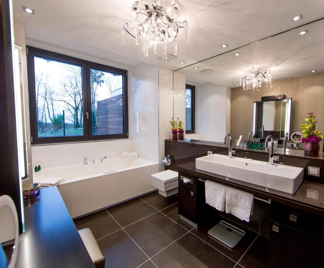 גאיסנהם Relais & Chateaux Hotel Burg Schwarzenstein מראה חיצוני תמונה
