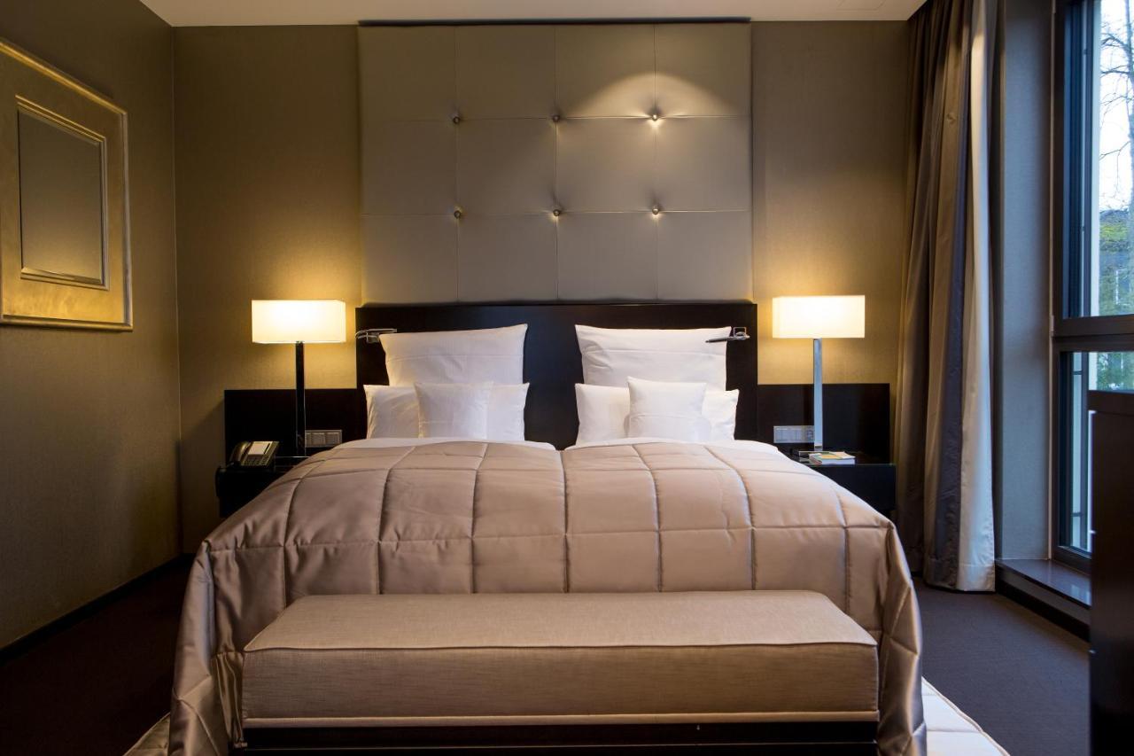 גאיסנהם Relais & Chateaux Hotel Burg Schwarzenstein מראה חיצוני תמונה