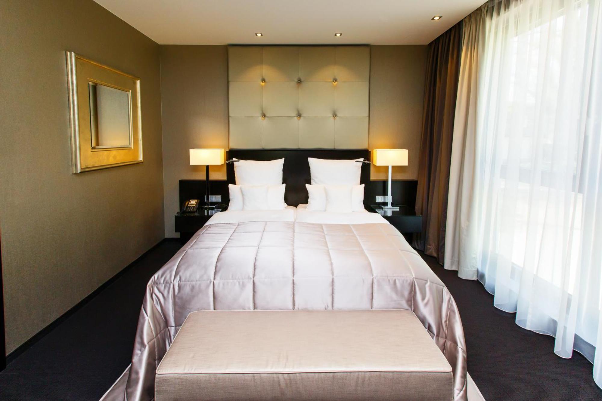 גאיסנהם Relais & Chateaux Hotel Burg Schwarzenstein מראה חיצוני תמונה