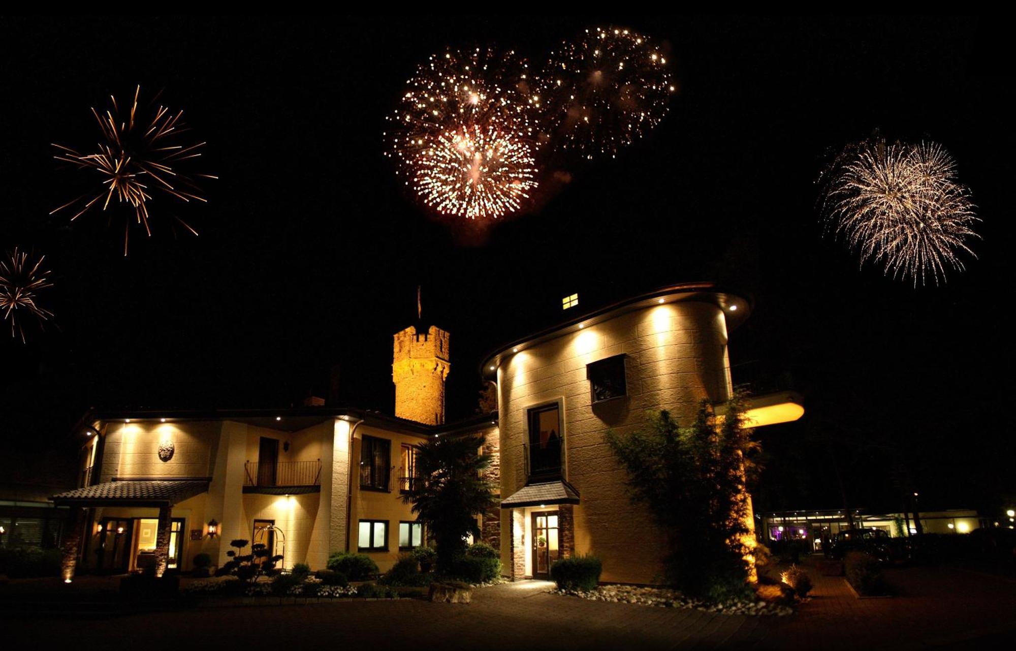 גאיסנהם Relais & Chateaux Hotel Burg Schwarzenstein מראה חיצוני תמונה