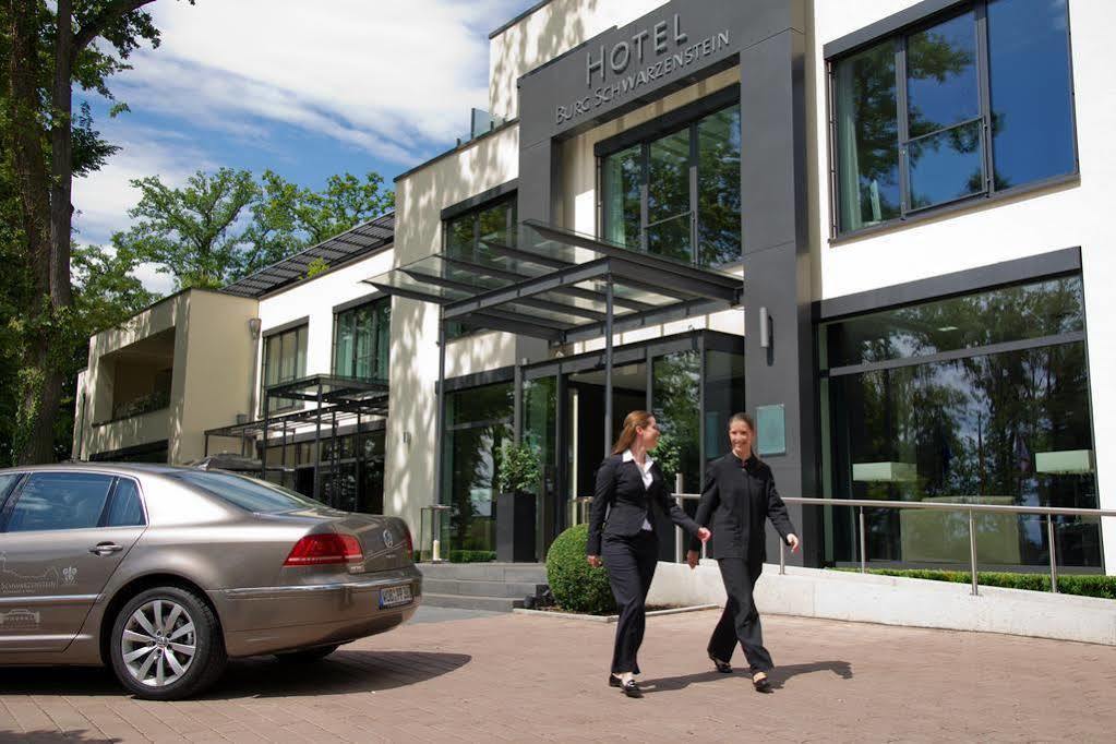 גאיסנהם Relais & Chateaux Hotel Burg Schwarzenstein מראה חיצוני תמונה