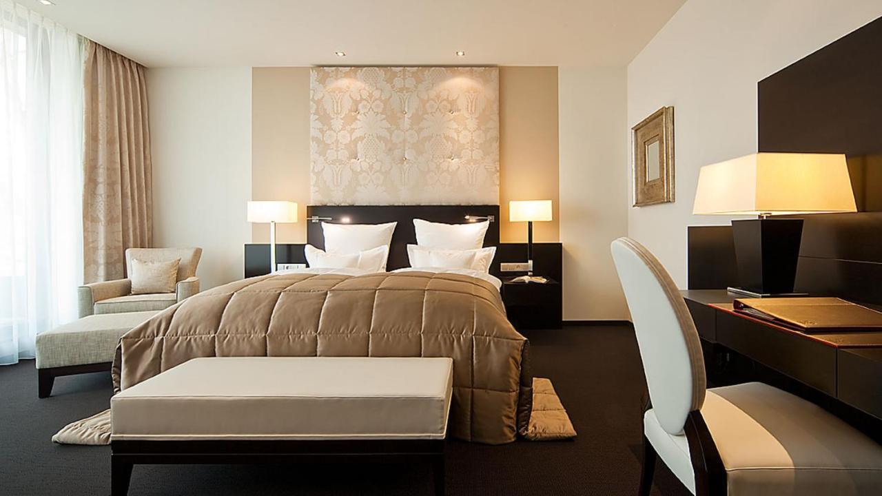 גאיסנהם Relais & Chateaux Hotel Burg Schwarzenstein מראה חיצוני תמונה