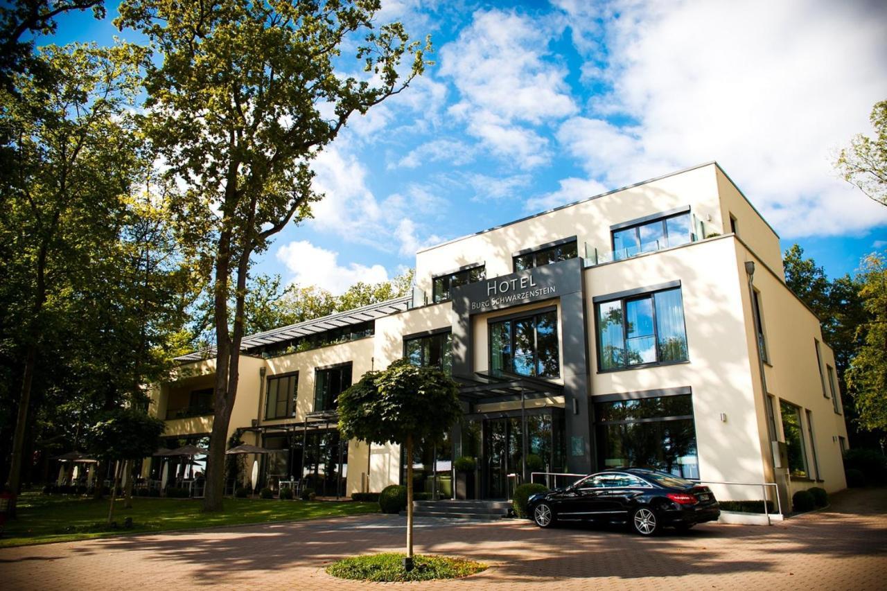 גאיסנהם Relais & Chateaux Hotel Burg Schwarzenstein מראה חיצוני תמונה